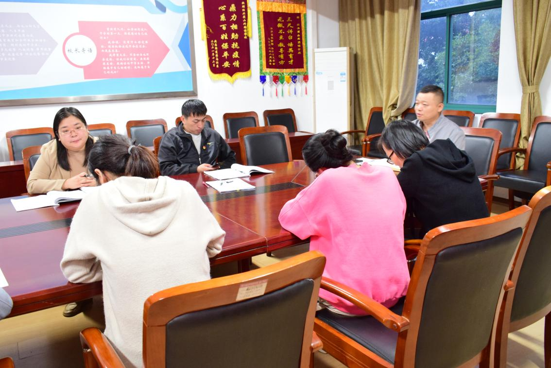 深学细悟笃行实干，凝聚磅礴绍外力量 | 我校党支部专题学习贯彻党的二十大精神