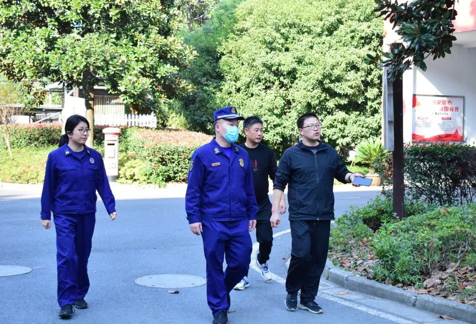 怀抱初心，乘“枫”破浪｜平安是什么？是校园里孩子们的笑脸！