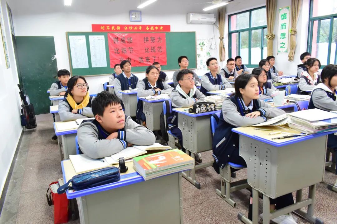 初心向党，筑魂青春｜绍外开展“喜迎二十大·永远跟党走·奋进新征程”系列活动